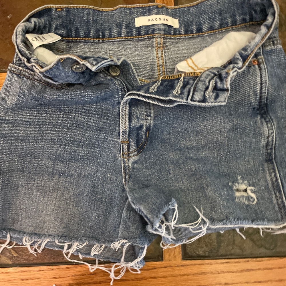 Junior size 23 east PacSun ripped shorts only wore 2 times great condition!!